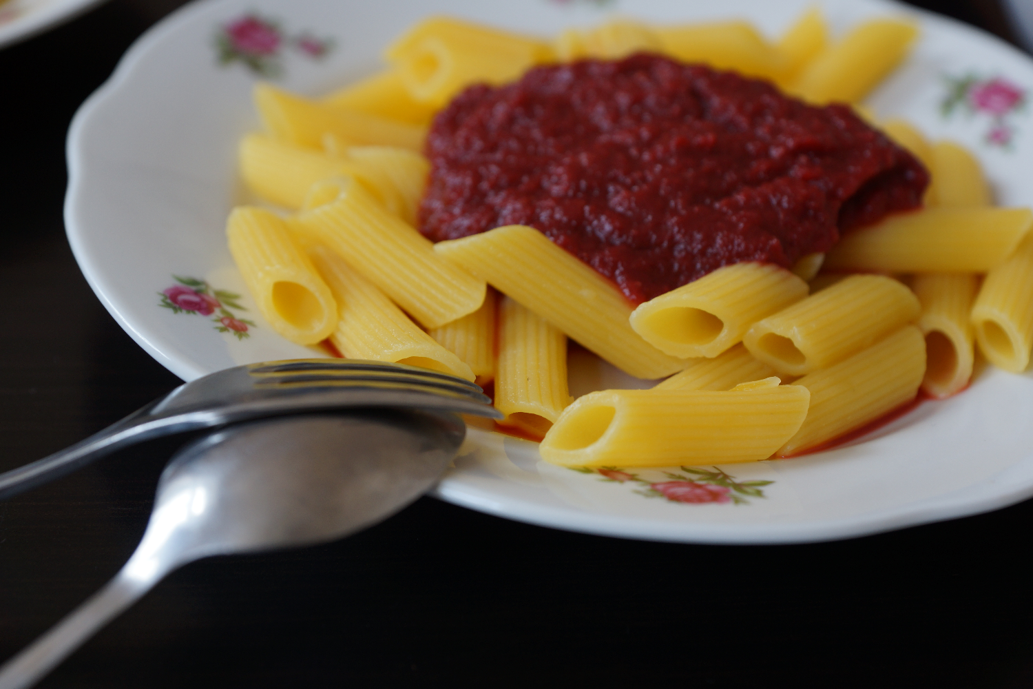 Noodles with a Beetroot sauce (Vegan, Gluten free) | Pasta mit rote Beete (vegan, glutenfrei)