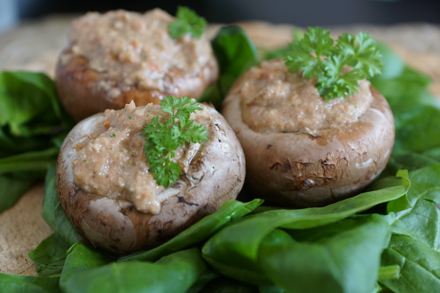 Raw vegan stuffed mushrooms| Rohkost gefüllte Pilze