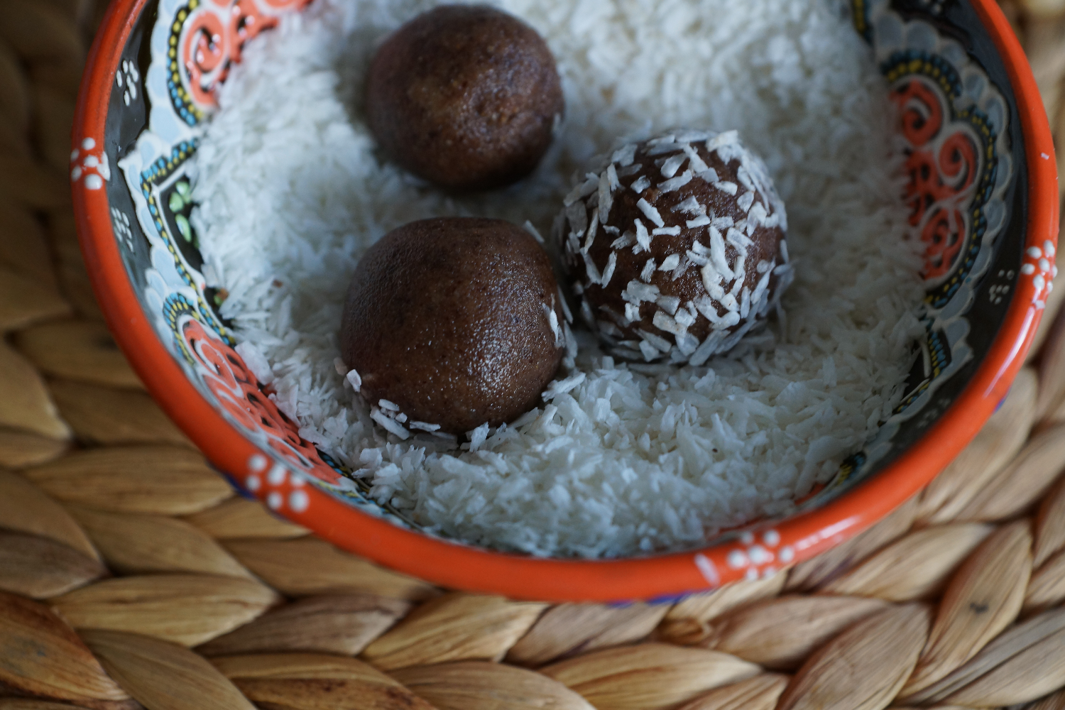 Raw vegan Chocolate Hazelnut Bliss Balls, Rohkost Schoko Haßelnuss Bliss Balls