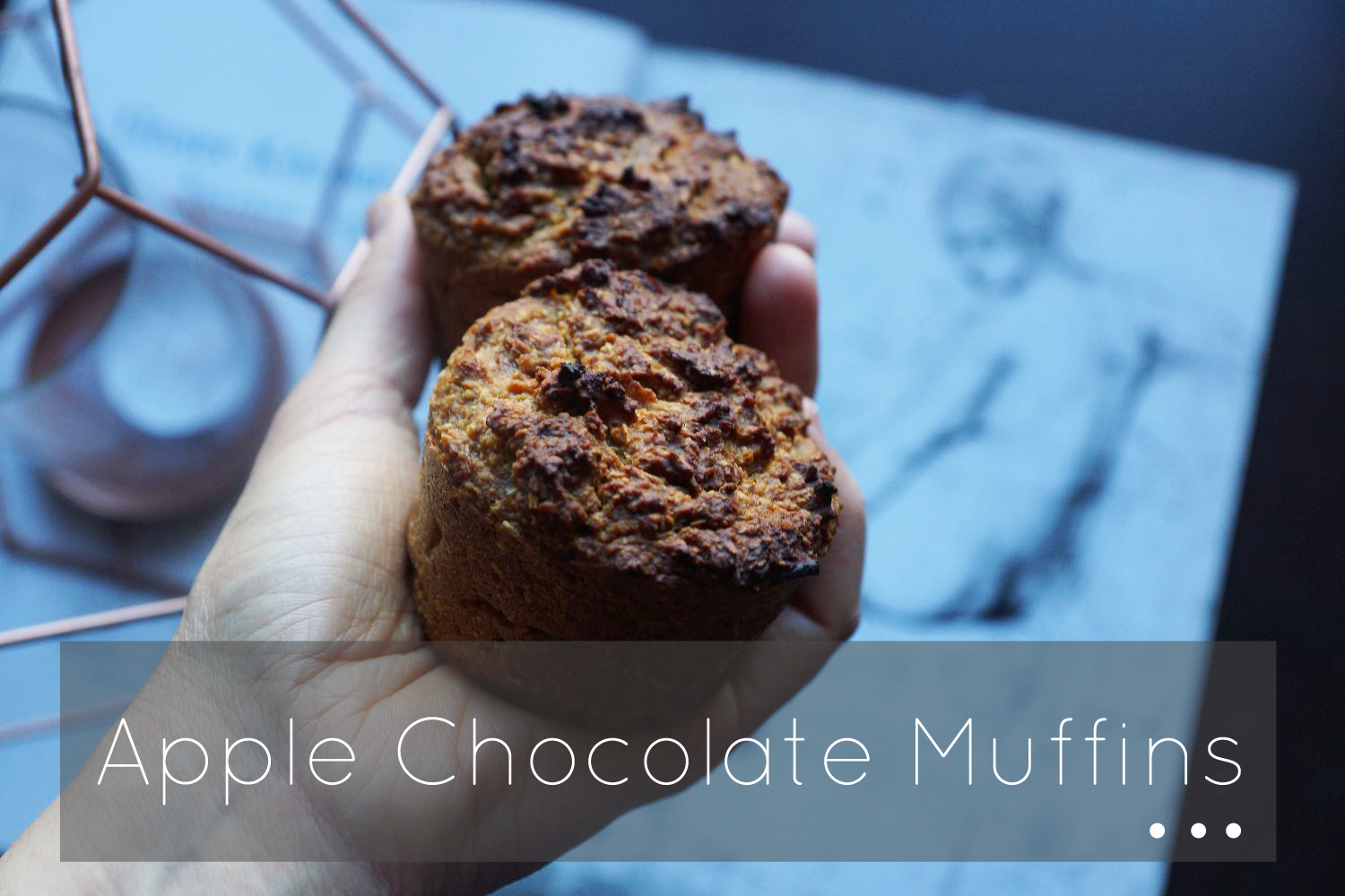 apple muffins with a chocolate center | apfelmuffins mit schokoladenkern